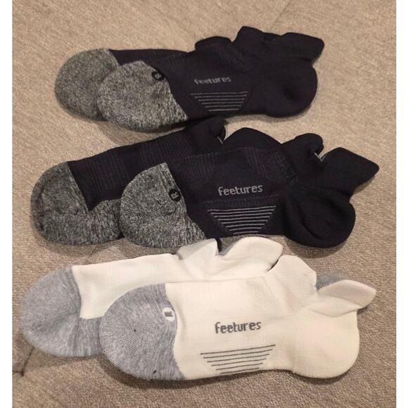 FEETURES Socks 3 Pairs Women Size Medium NWOT - Picture 1 of 9